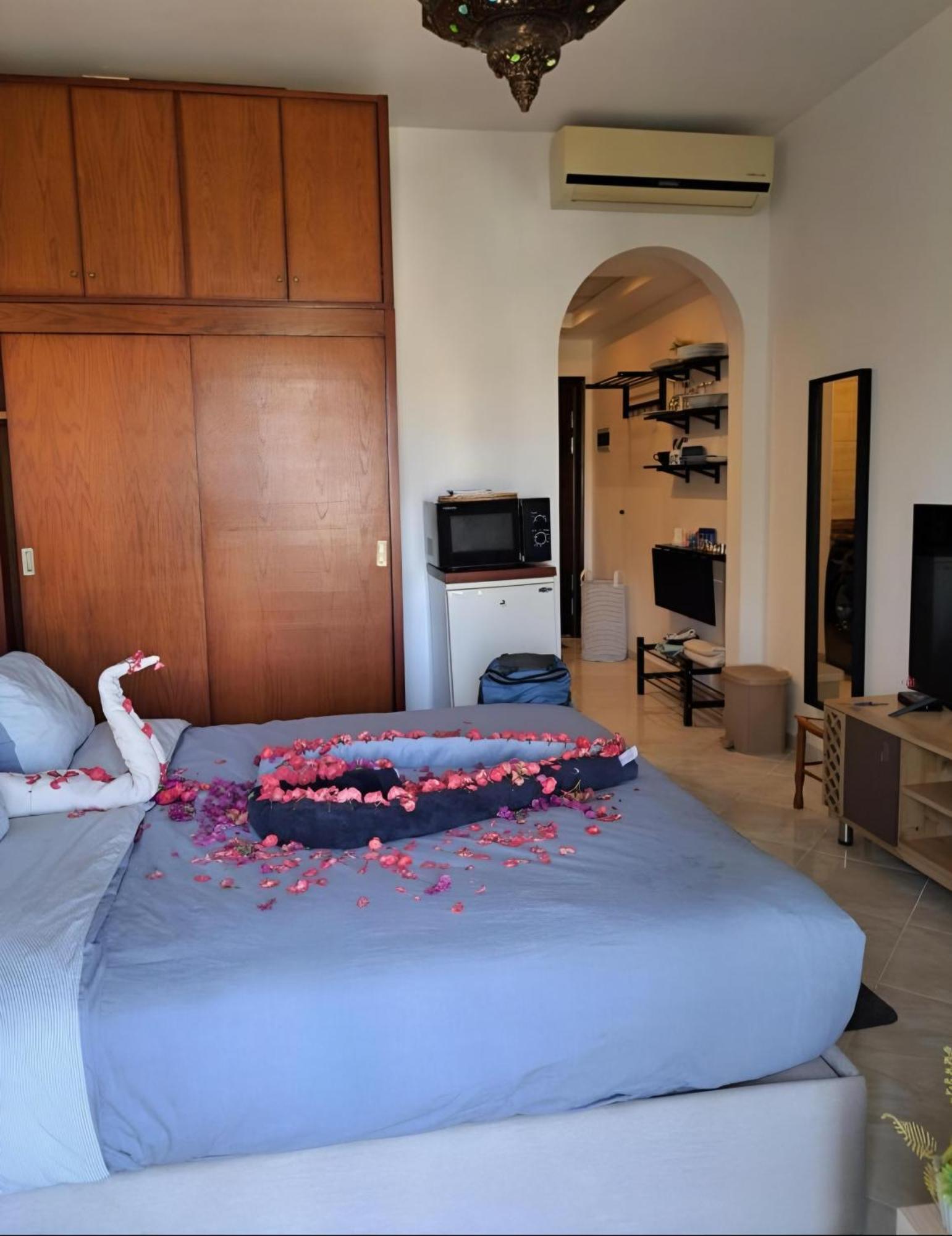 Luxury Beachfront Studio- Foreign Nationals Only Хургада Экстерьер фото