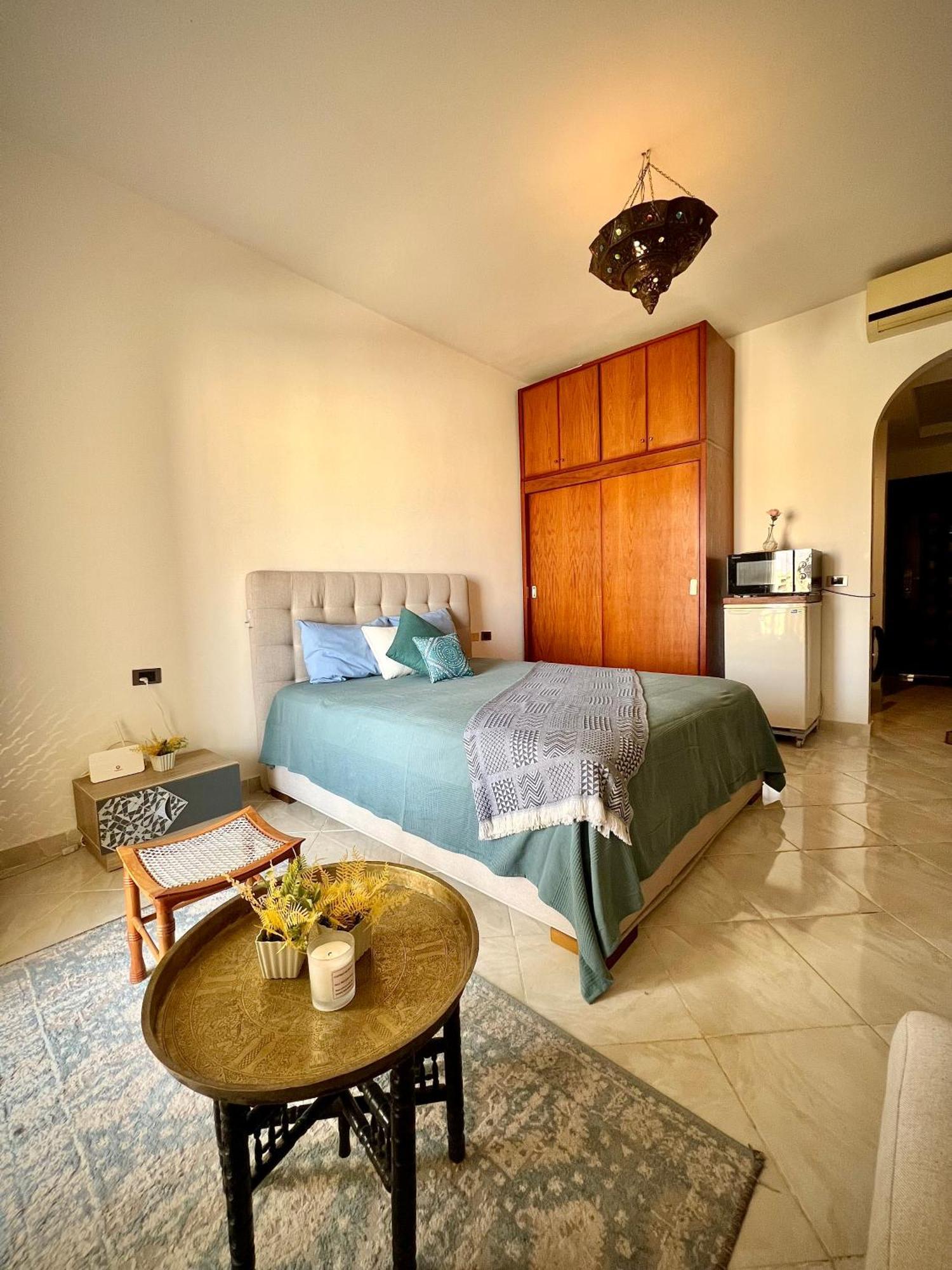 Luxury Beachfront Studio- Foreign Nationals Only Хургада Экстерьер фото